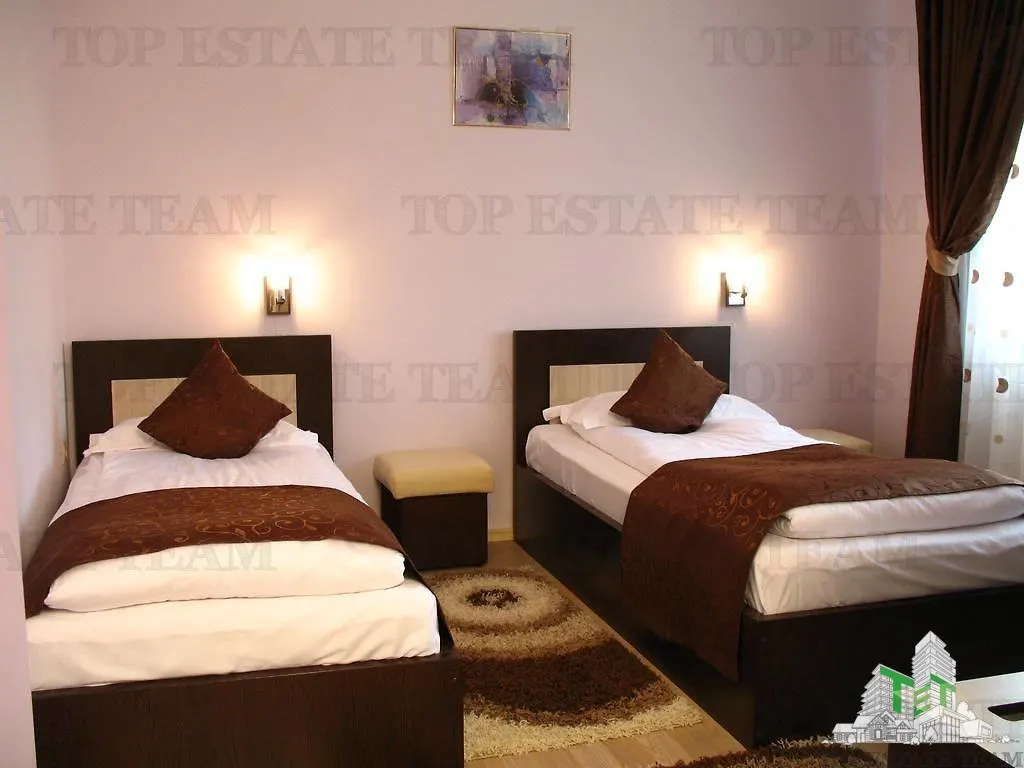 9-Bedroom Villa with Land in Predeal - foto 4