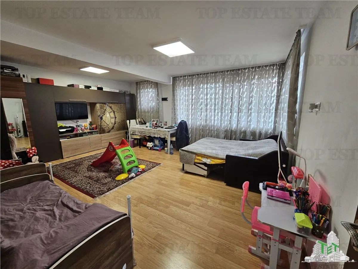 Villa Individual, 5 Dormitorios + Sótano, Centro Domnesti - foto 2