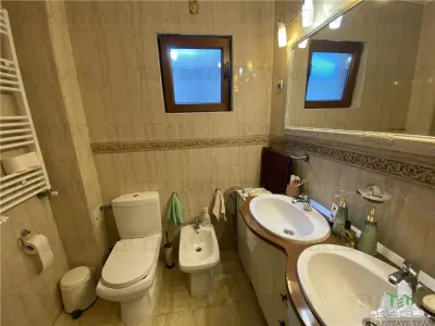 Spacious Villa with 3 Apartments in Fundeni Dobroiesti - foto 11