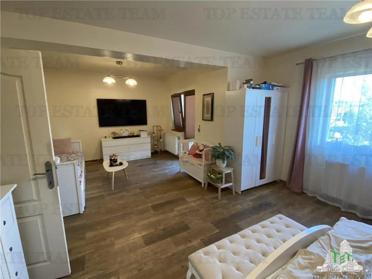 Spacious Villa with 3 Apartments in Fundeni Dobroiesti - foto 18