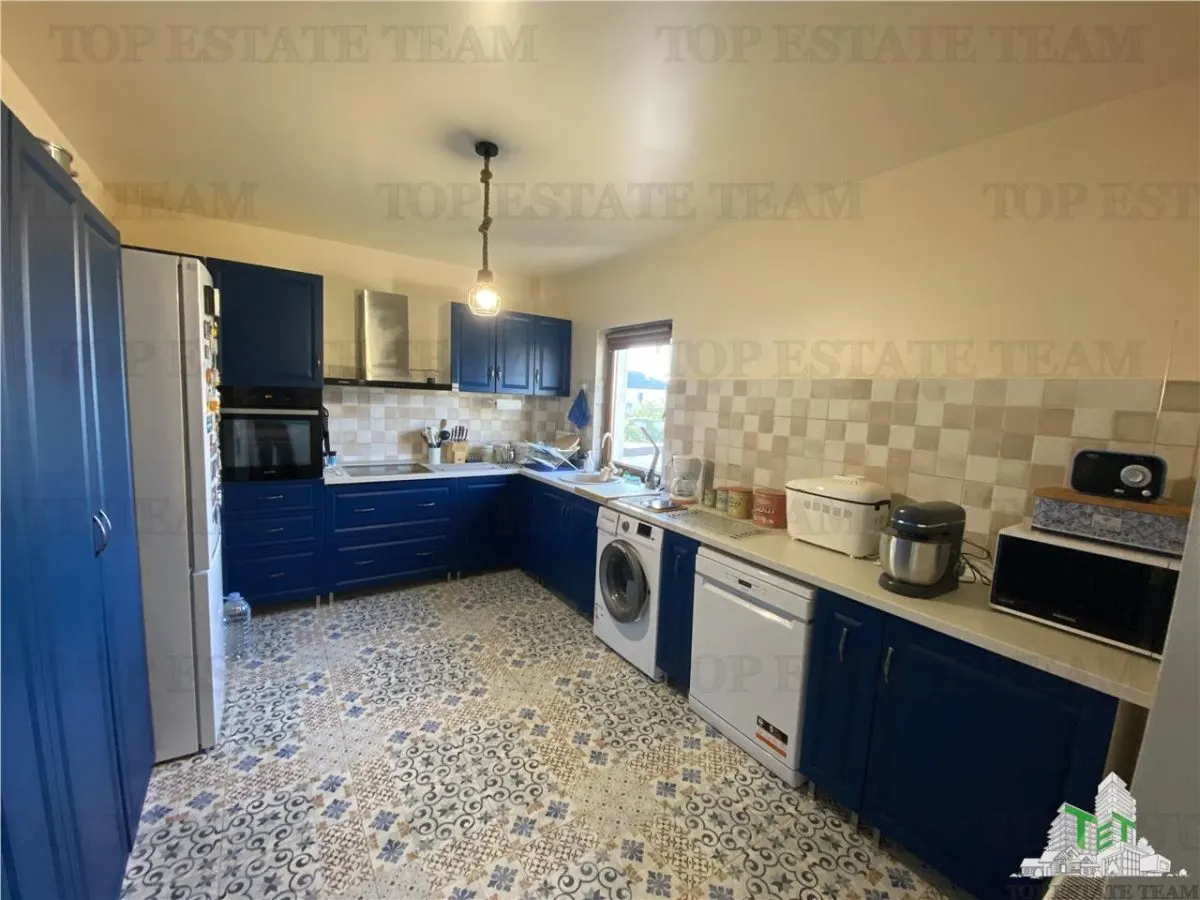 Spacious Villa with 3 Apartments in Fundeni Dobroiesti - foto 20