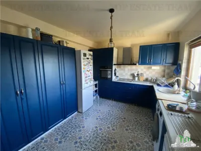 Spacious Villa with 3 Apartments in Fundeni Dobroiesti - foto 21