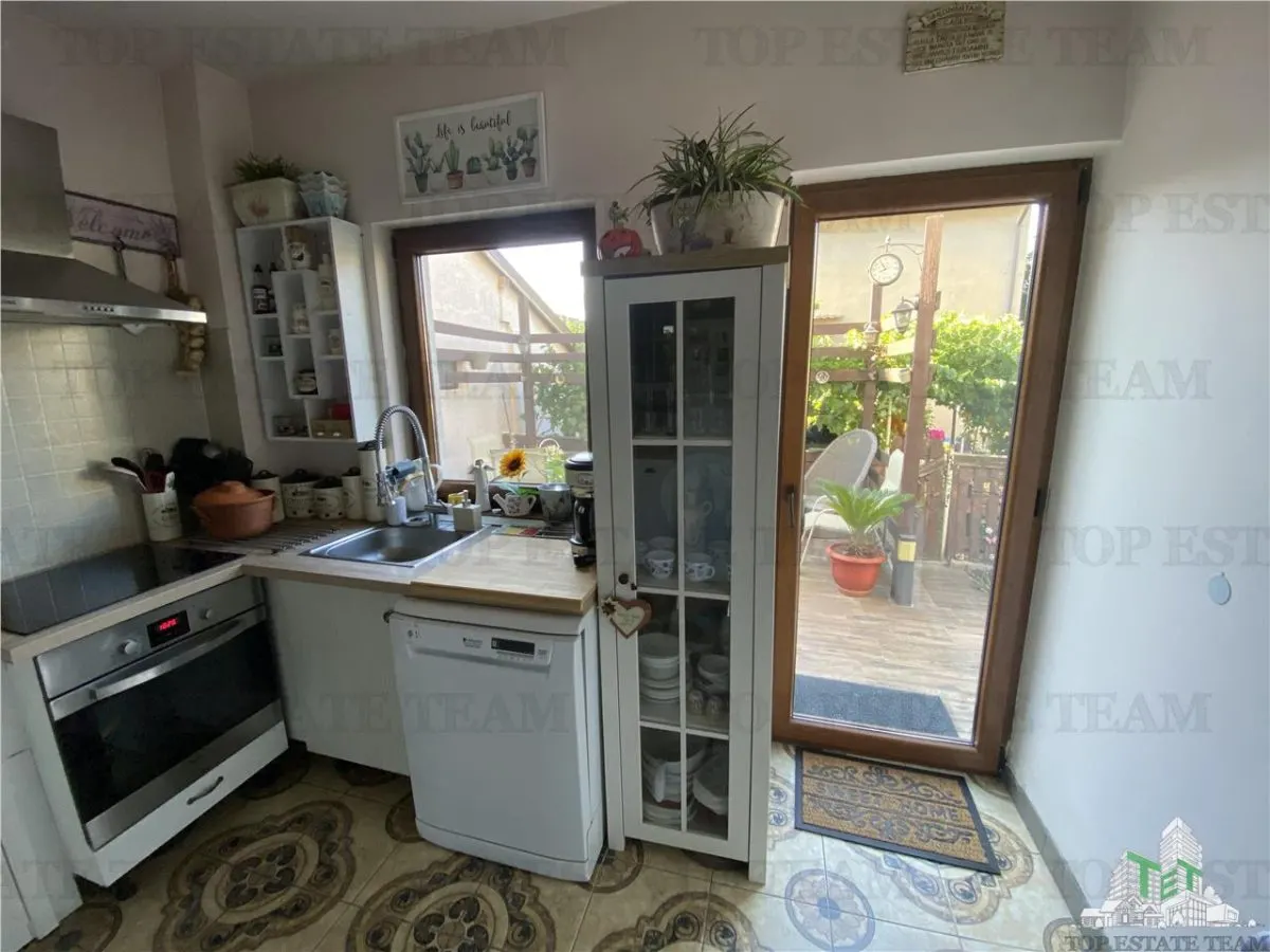 Spacious Villa with 3 Apartments in Fundeni Dobroiesti - foto 10