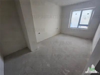 4-Bedroom Villa with Insulated Loft in Prelungirea Ghencea - foto 8