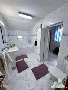 Villa Independiente con Terreno de 1.300 m² en Corbeanca - Zona Petresti - foto 14