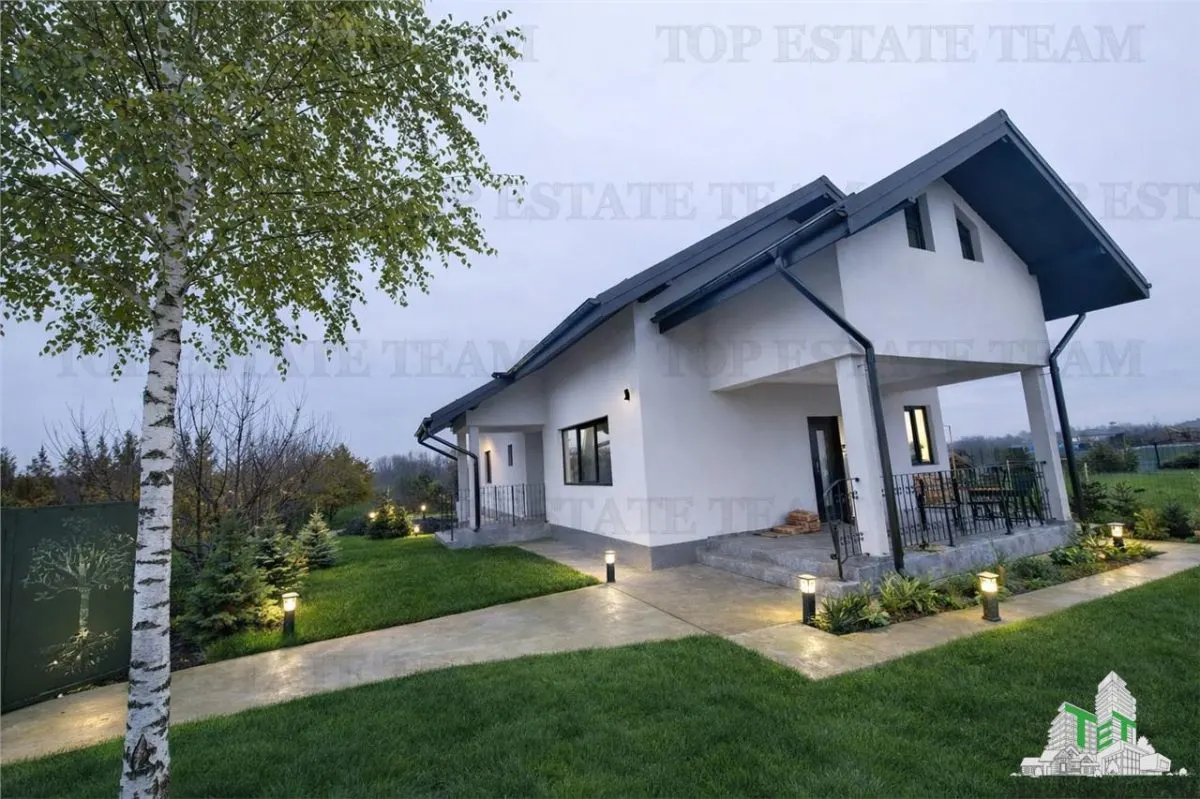 Villa for Sale in Moara Vlasiei with Mature Orchard and Spacious Grounds - foto 1