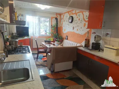 Villa Dúplex Moderna con Terreno de 182 m² en Colentina, Calle Tranquila - foto 3