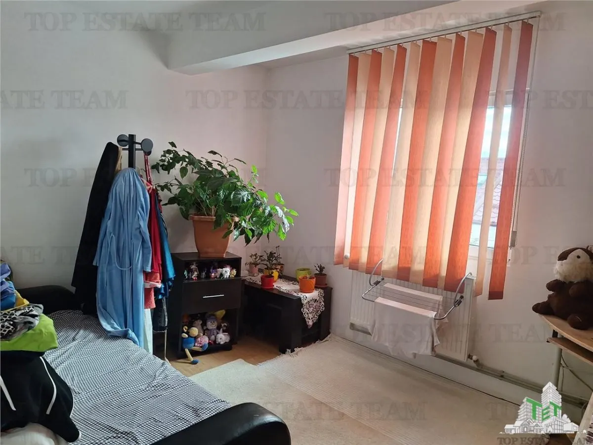Villa Dúplex Moderna con Terreno de 182 m² en Colentina, Calle Tranquila - foto 7