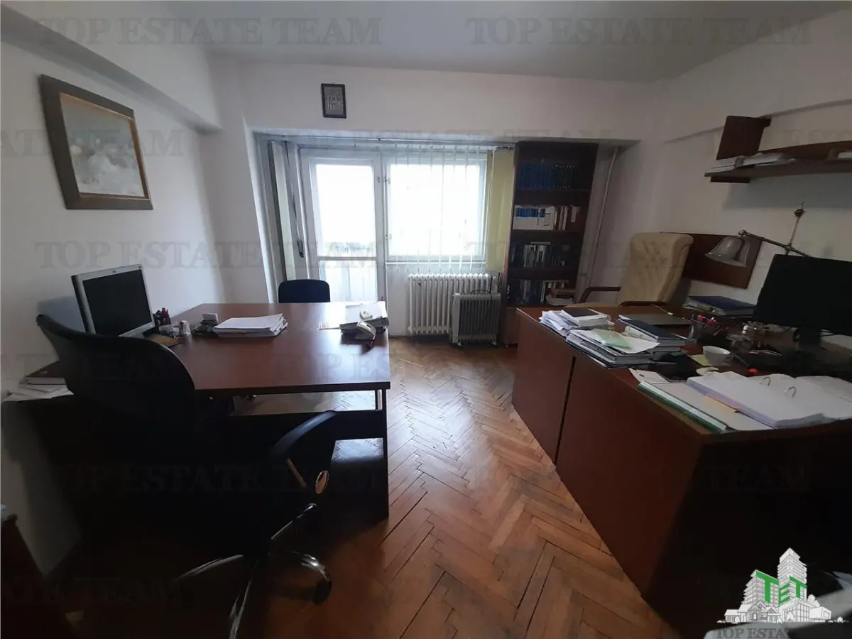 Piata Unirii – Direct Metro Access, 2-Bedroom Apartment with Parking - foto 1