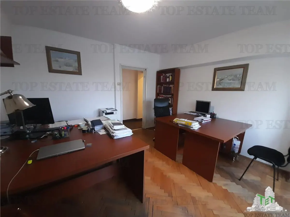 Piata Unirii – Direct Metro Access, 2-Bedroom Apartment with Parking - foto 2