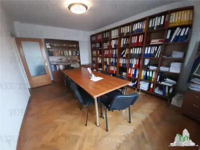 Piata Unirii – Direct Metro Access, 2-Bedroom Apartment with Parking - foto 14