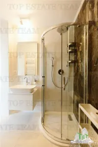 Exclusivo Dúplex Ático de 2 Dormitorios con Terraza de 100 m² - foto 11