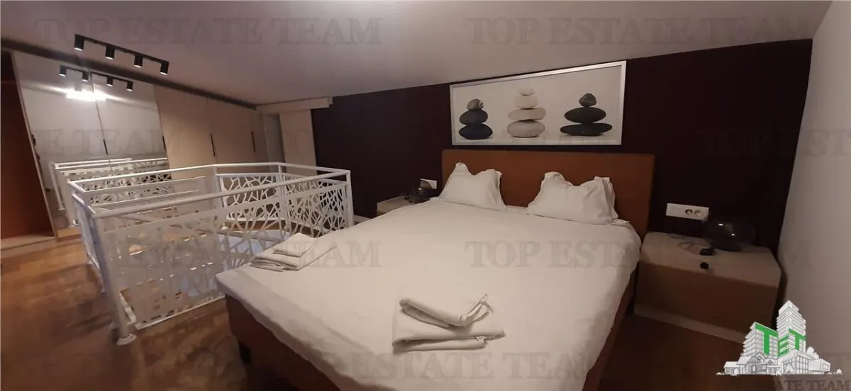 Exclusivo Dúplex Ático de 2 Dormitorios con Terraza de 100 m² - foto 8