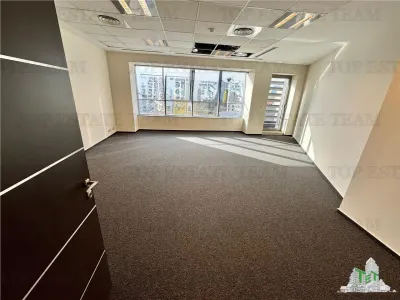Espacio de Oficinas Premium en Alquiler con Vistas Panorámicas en Sector 6 - foto 11