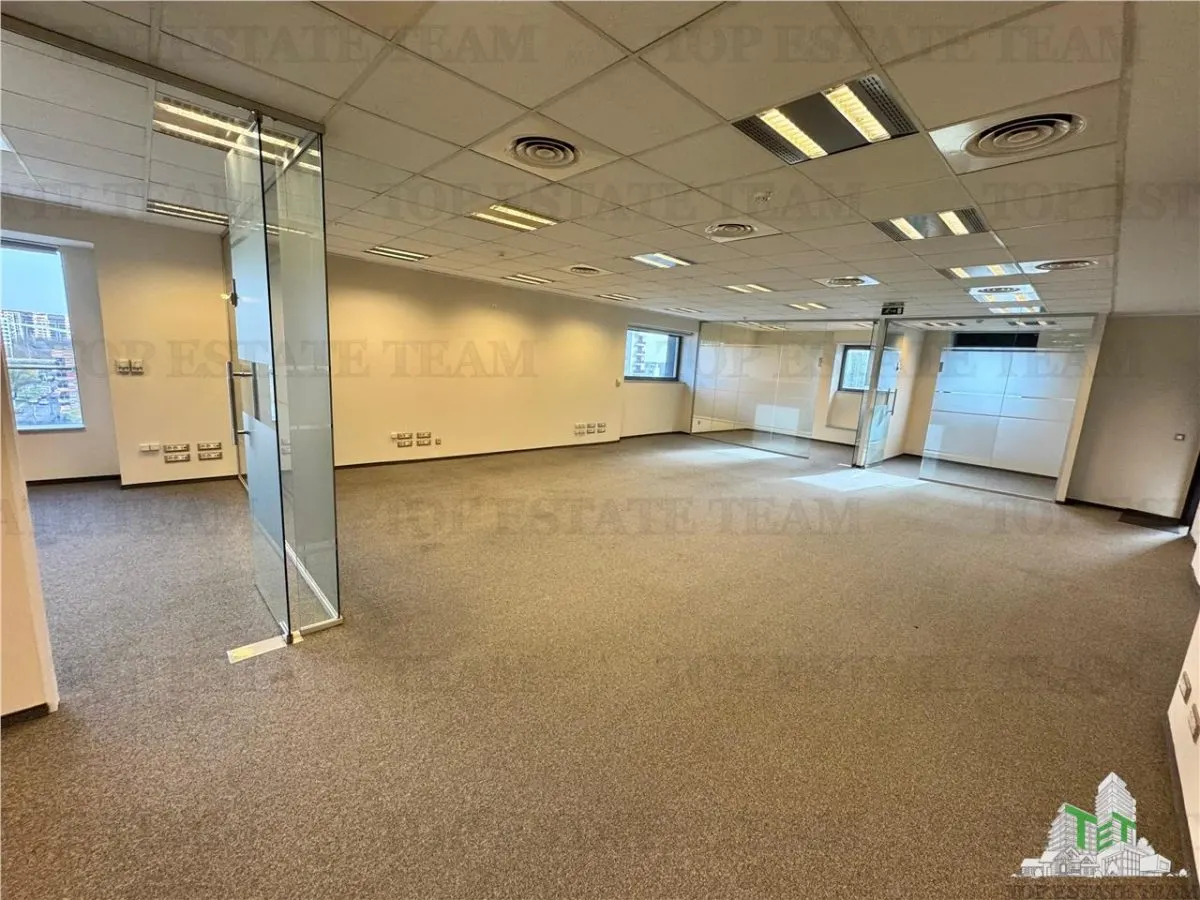 Espacio de Oficinas Premium en Alquiler con Vistas Panorámicas en Sector 6 - foto 9