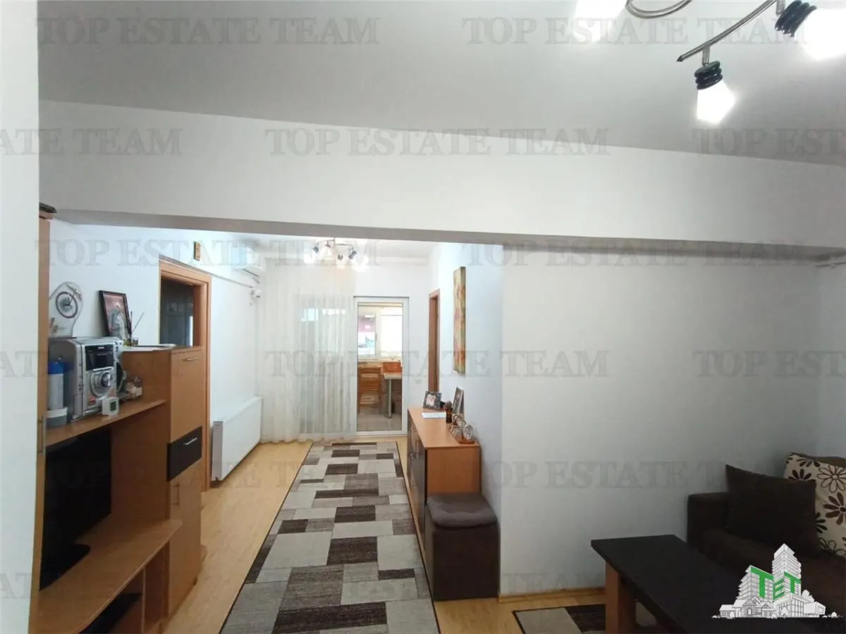Charmant Appartement 3 Chambres avec Balcon et Parking, 63m² - Secteur 6 - foto 2