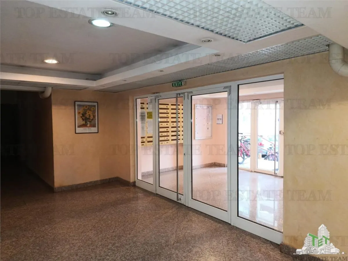 Charmant Appartement 3 Chambres avec Balcon et Parking, 63m² - Secteur 6 - foto 21