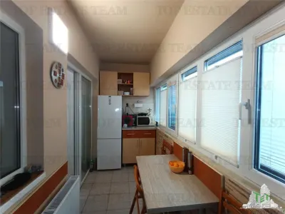 Charmant Appartement 3 Chambres avec Balcon et Parking, 63m² - Secteur 6 - foto 6