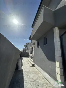 Charming Modern 4-Bedroom Villa with Generous Courtyard, Bragadiru - foto 5
