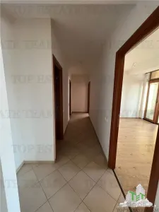 3-Bedroom Apartment - Central Brăila - For Sale - foto 12