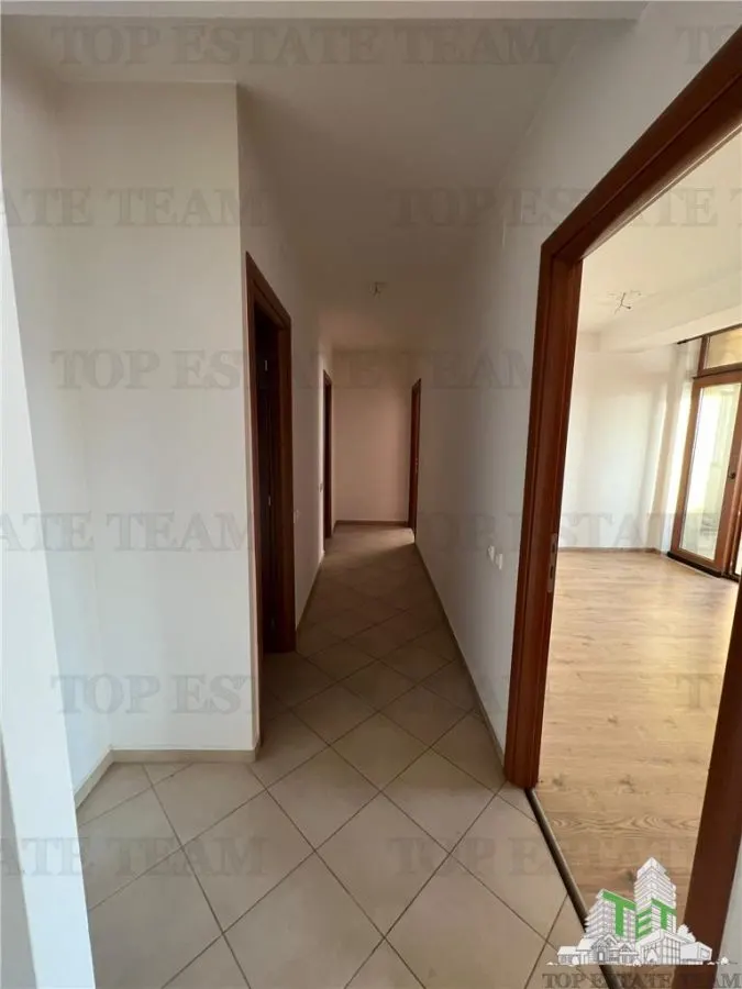 3-Bedroom Apartment - Central Brăila - For Sale - foto 12