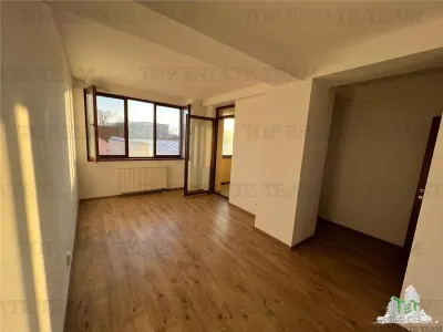 3-Bedroom Apartment - Central Brăila - For Sale - foto 4