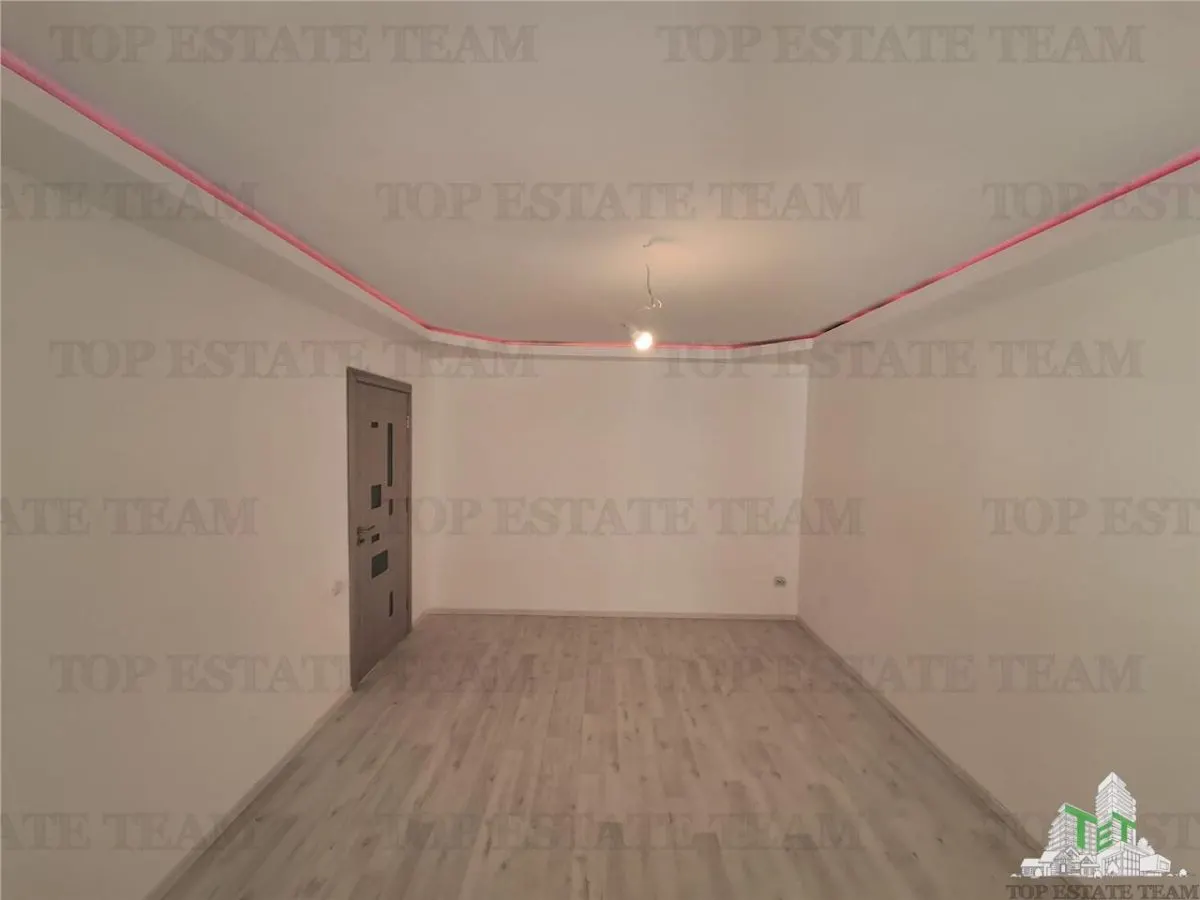 Elegant 4-Bedroom Apartment for Sale in Braila - foto 1
