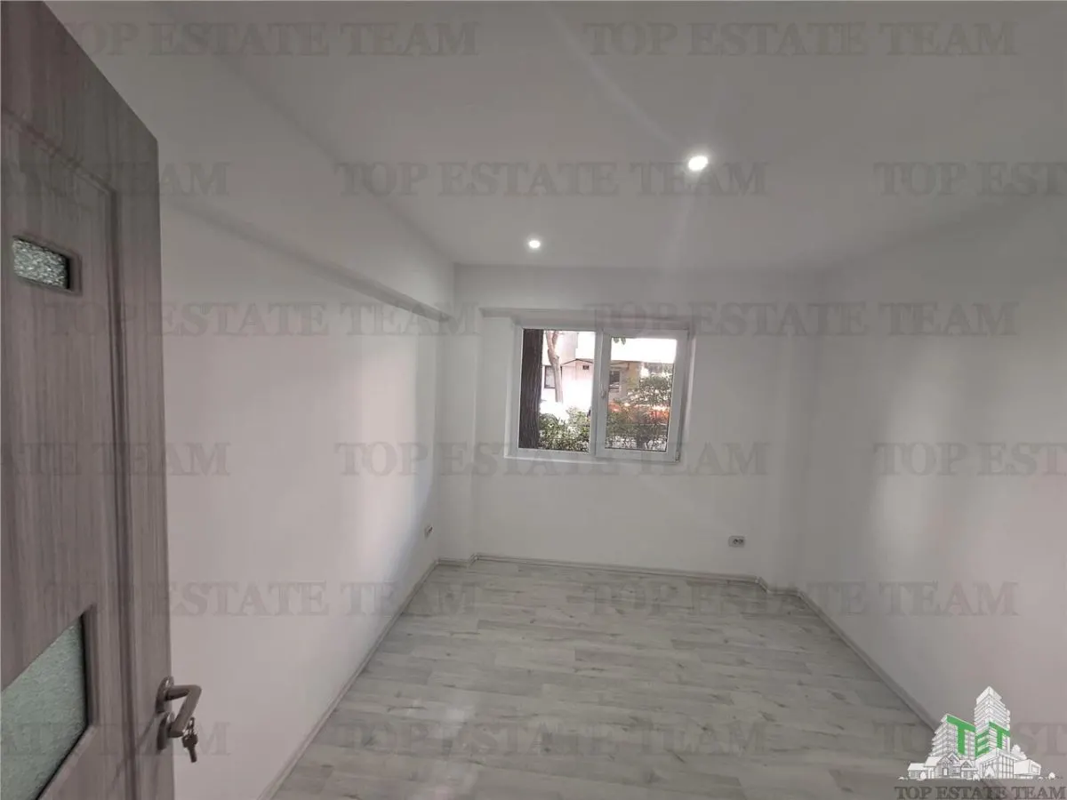 Elegant 4-Bedroom Apartment for Sale in Braila - foto 3