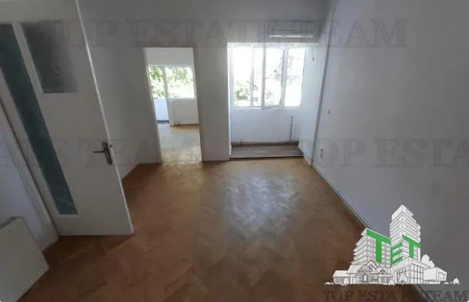 Apartamento de 3 Dormitorios en Venta, Zona Armeneasca - foto 12