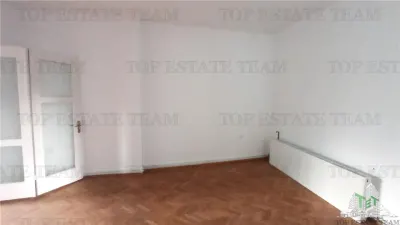 Apartamento de 3 Dormitorios en Venta, Zona Armeneasca - foto 7