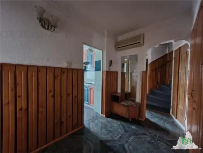 5卧室独立入口双层公寓，靠近海滩，Mangalia Saturn - foto 20
