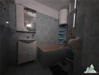 5卧室独立入口双层公寓，靠近海滩，Mangalia Saturn - foto 24