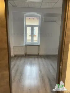 Elegant Commercial or Office Space to Let, Medical Use Suitable, Central Location - foto 5