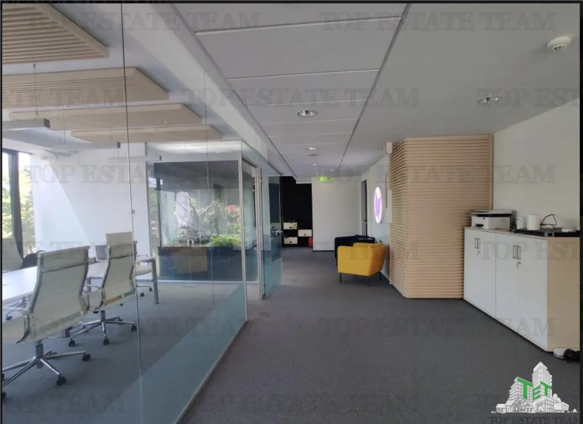 Espacio de Oficinas Moderno 696 m² en Pipera, Bucuresti - foto 4