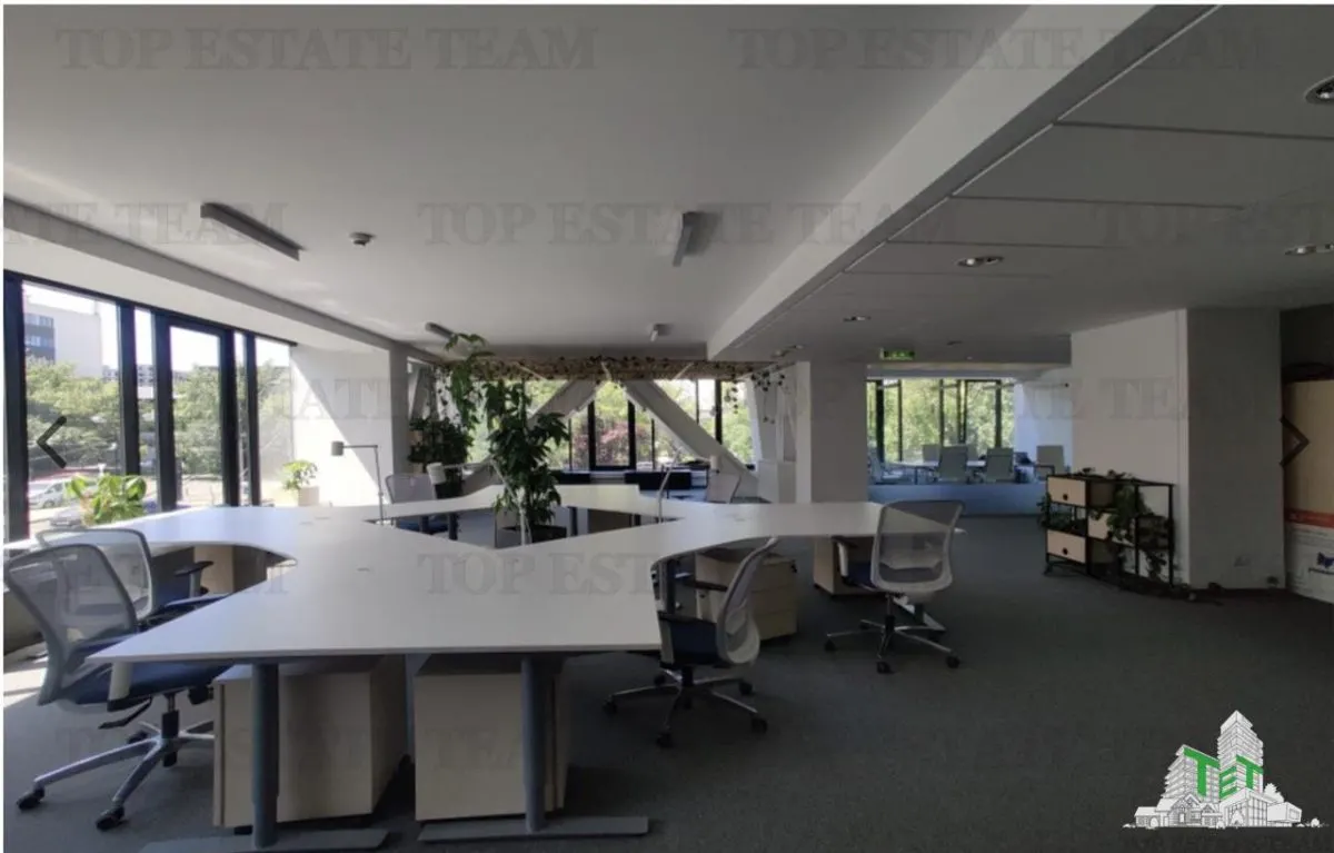 Espacio de Oficinas Moderno 696 m² en Pipera, Bucuresti - foto 8