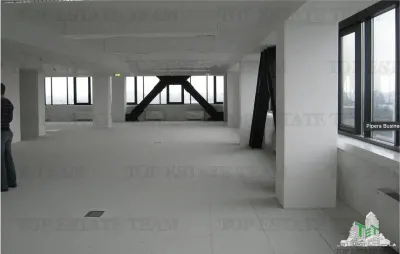 Espacio de Oficinas Moderno 696 m² en Pipera, Bucuresti - foto 10