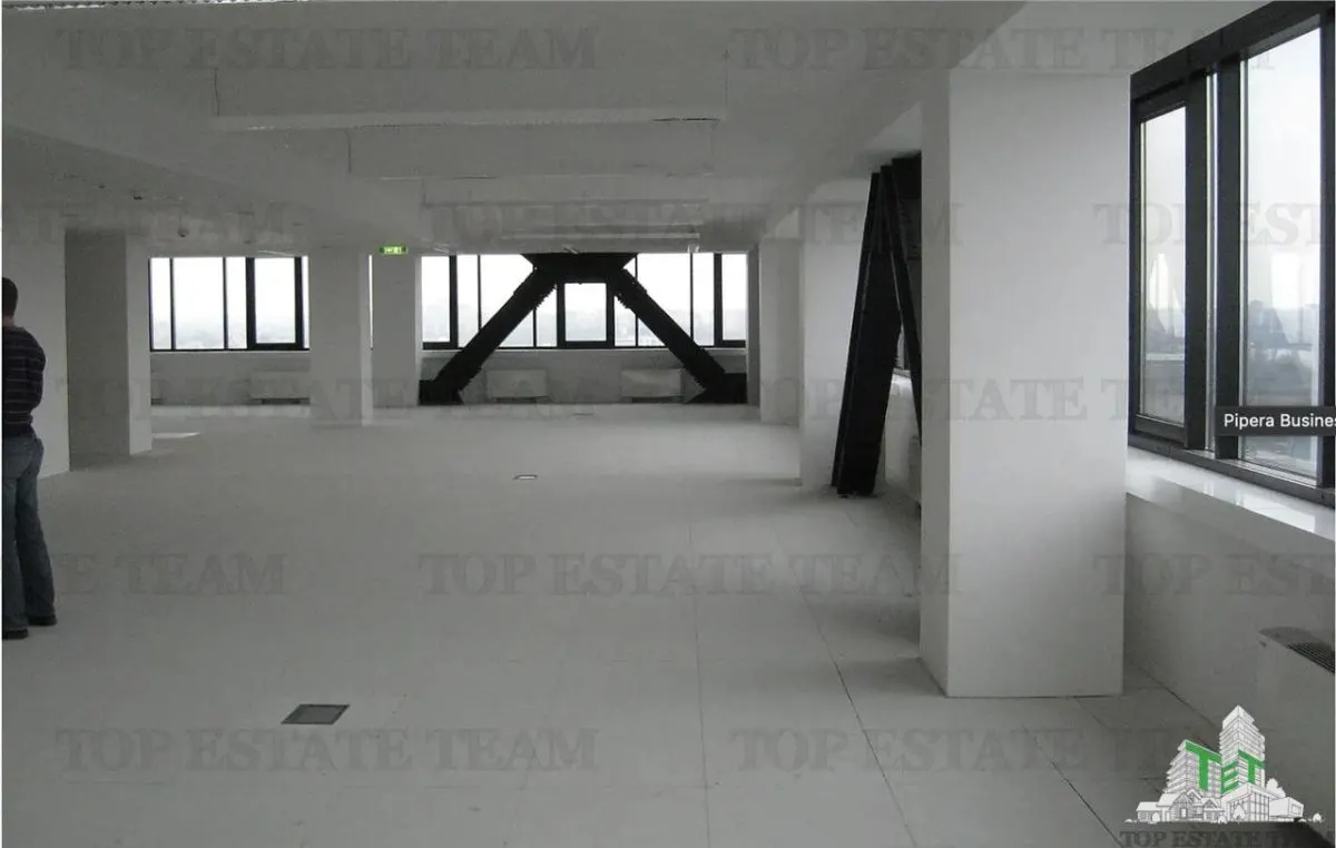 Espacio de Oficinas Moderno 696 m² en Pipera, Bucuresti - foto 10