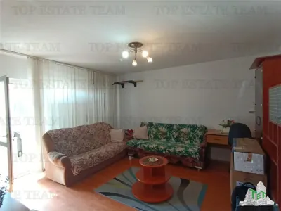Exceptional 2-Bedroom Apartment with Balcony & Individual Gas Boiler, Sector 6 - foto 2