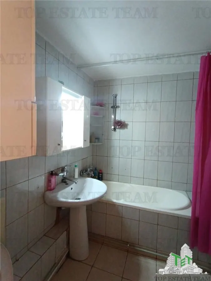 Exceptional 2-Bedroom Apartment with Balcony & Individual Gas Boiler, Sector 6 - foto 5