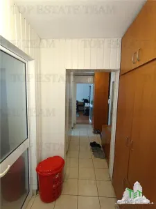 Exceptional 2-Bedroom Apartment with Balcony & Individual Gas Boiler, Sector 6 - foto 6