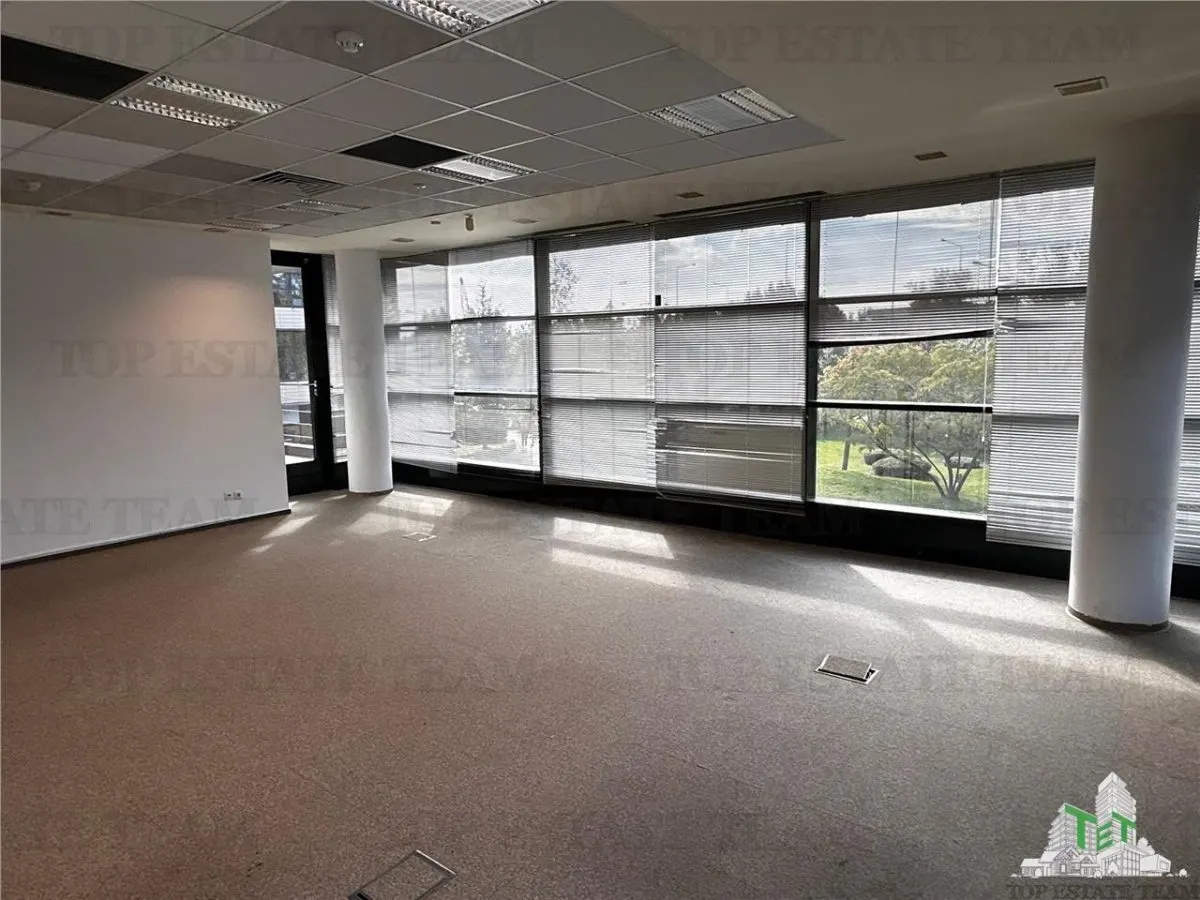 Bureau de 480 m² à Baneasa - foto 1