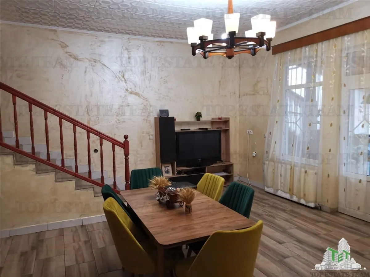 Five-Bedroom Villa with First Floor, Attic and Garage in Adunatii Copaceni - foto 5