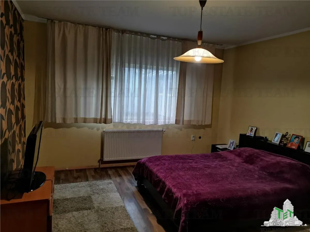 Five-Bedroom Villa with First Floor, Attic and Garage in Adunatii Copaceni - foto 7