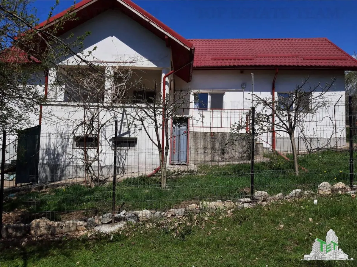 House / villa for sale 120 sqm in Bogdanesti (Tomsani) - foto 15