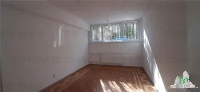 Commercial Office Space to Let, Universitate, €10/sqm - foto 14