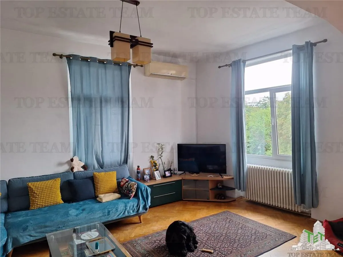 Oportunidad de Inversión: Villa de Época con Rentabilidad Mensual y Ático en Venta - foto 3