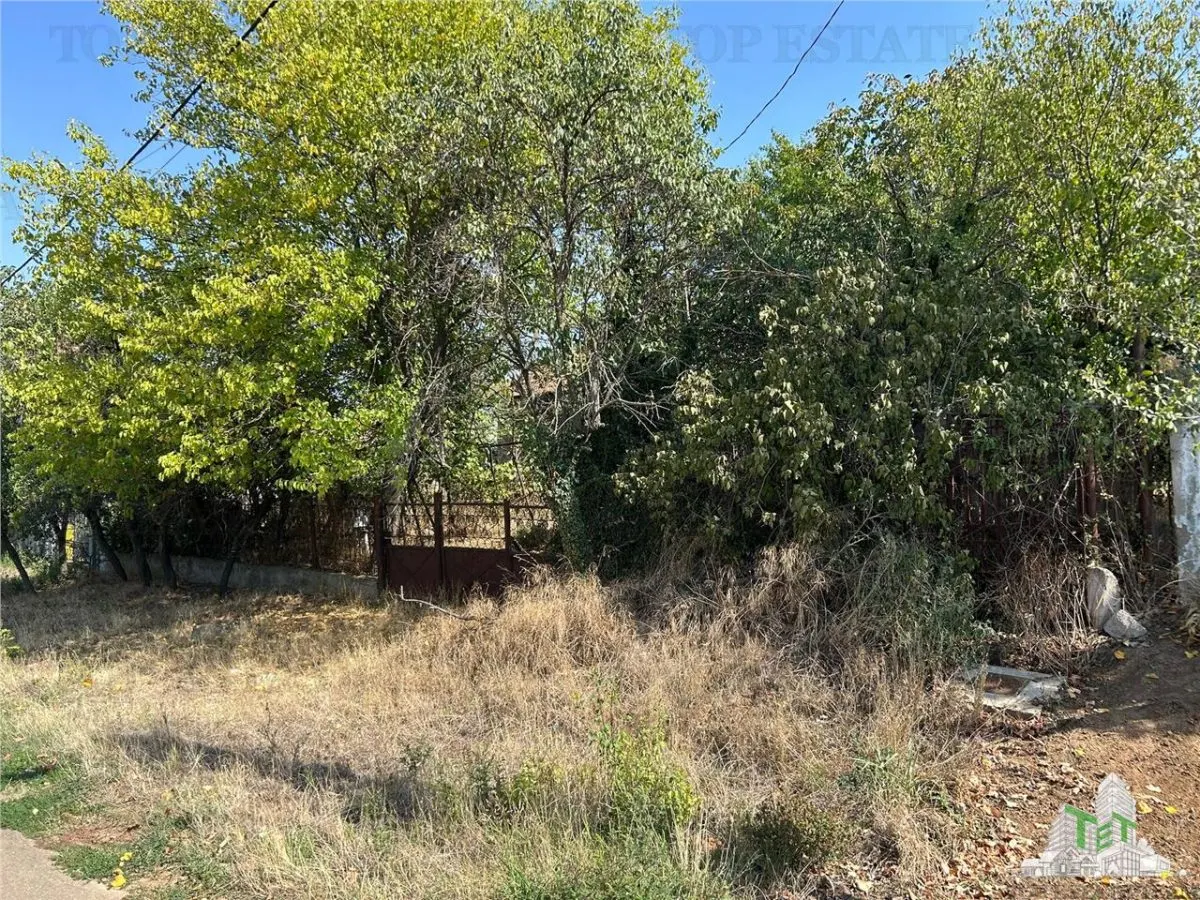 Opportunité d'Investissement: Terrain 1,008m² avec Maison + Jardin 3,100m² - foto 1