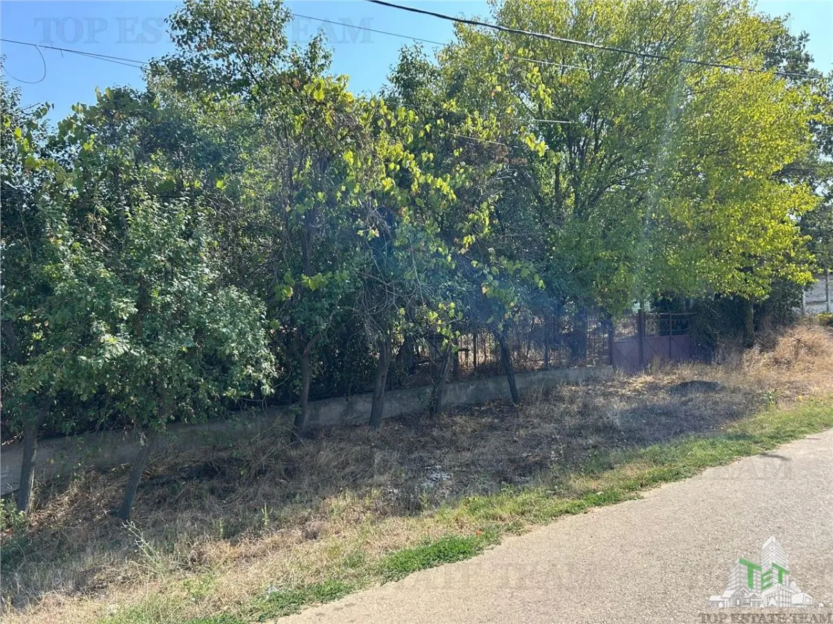 Opportunité d'Investissement: Terrain 1,008m² avec Maison + Jardin 3,100m² - foto 4