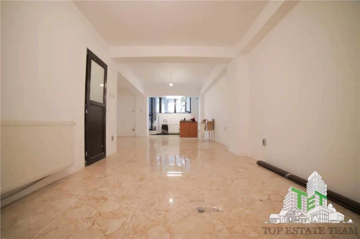2-Bedroom Apartment with 37 sqm Private Courtyard, Damaroaia - foto 2