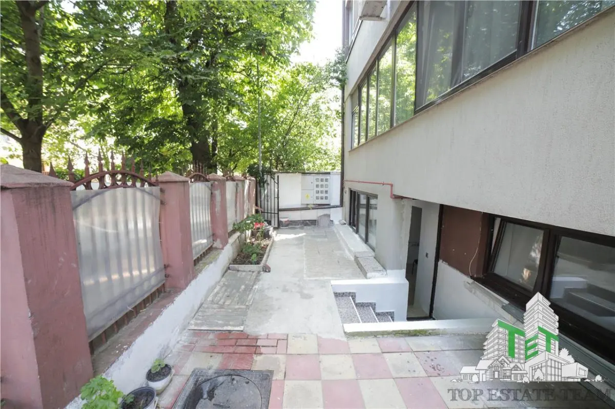 2-Bedroom Apartment with 37 sqm Private Courtyard, Damaroaia - foto 3